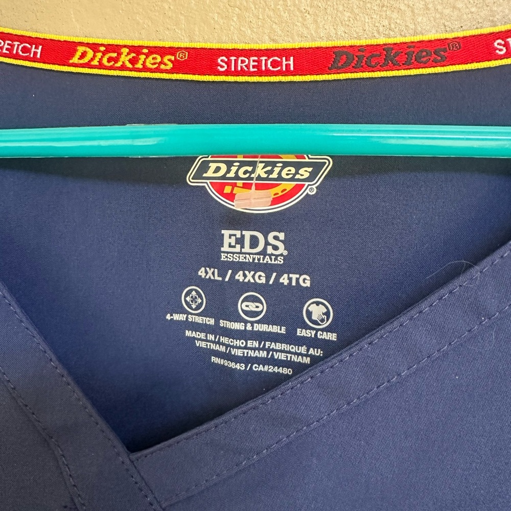 BNWT Dickies Navy Scrub Top 4x
